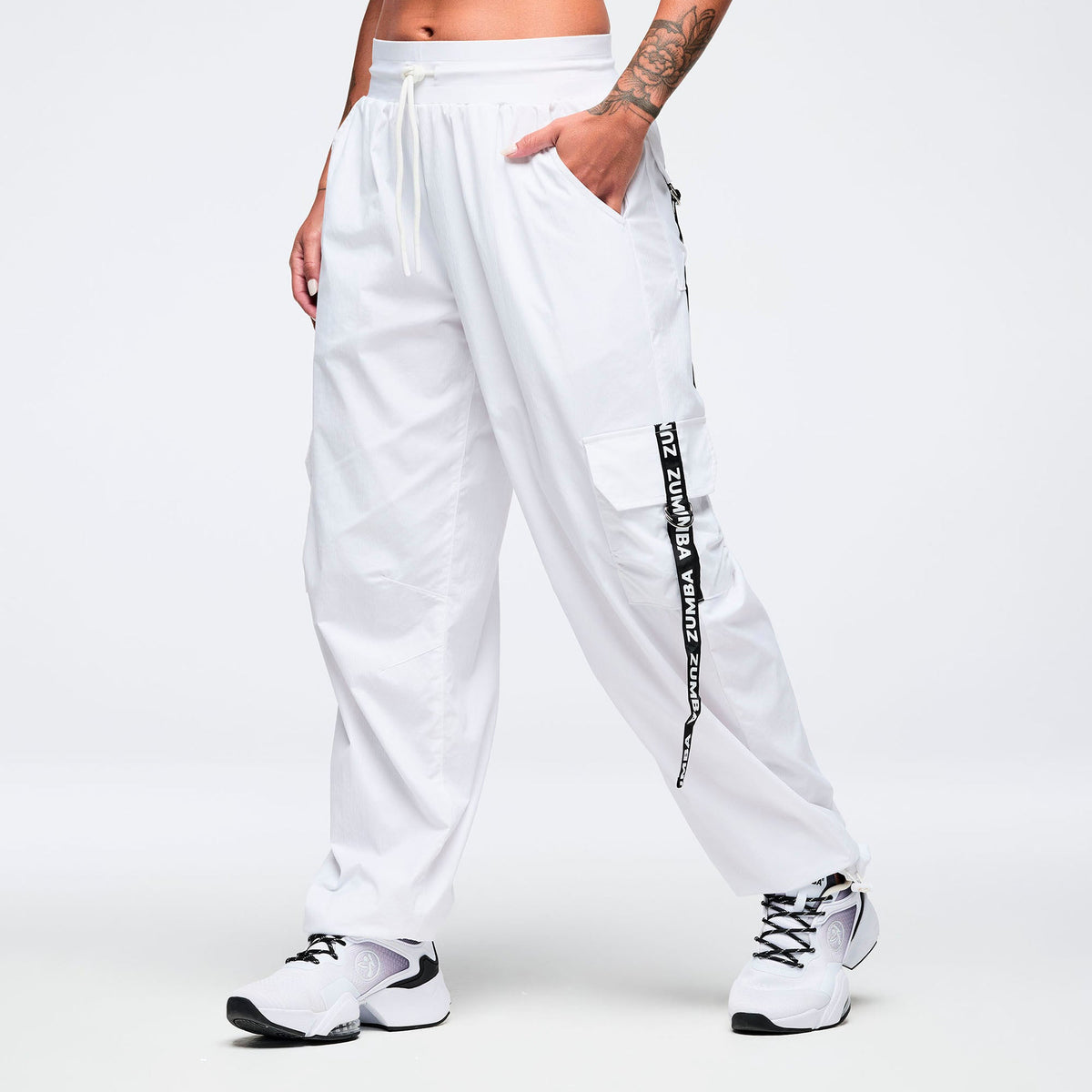 ZUMBA☆ 正規品☆ カーゴパンツ ☆白 ☆XS Zumba Basic Woven Cargo Pants - Wear It Out White Z1B000878