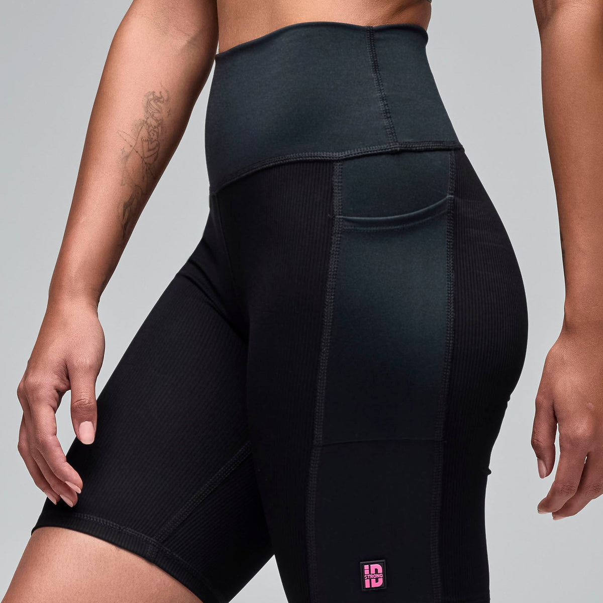 STRONG iD High Waisted Biker Shorts With Pockets - Black S1B000087