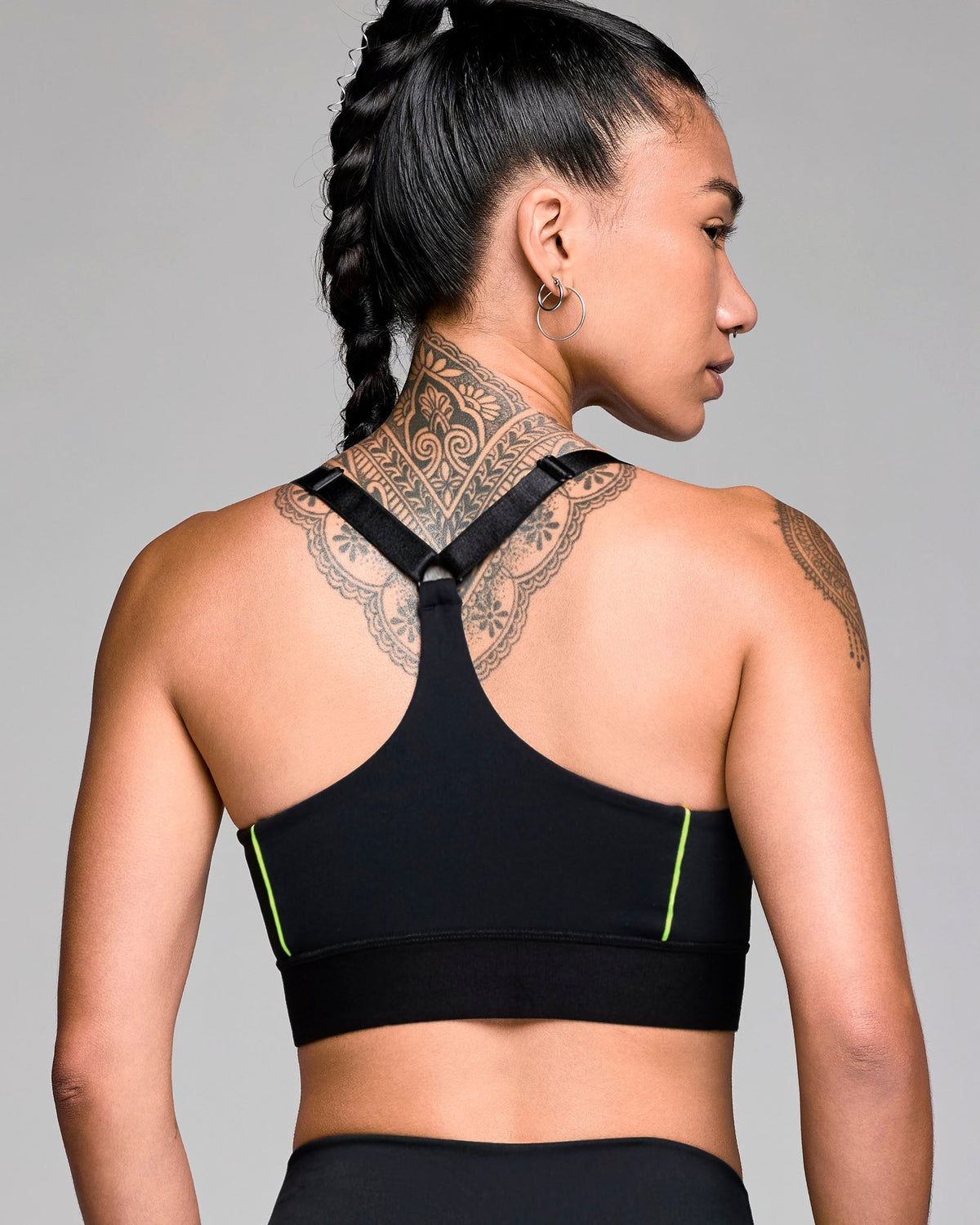 STRONG iD Scoop Neck Adjustable Bra -Bold Black S1T000087