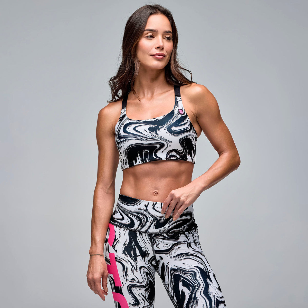 STRONG iD Scoop Neck Cross Back Bra - Black/White S1T000123