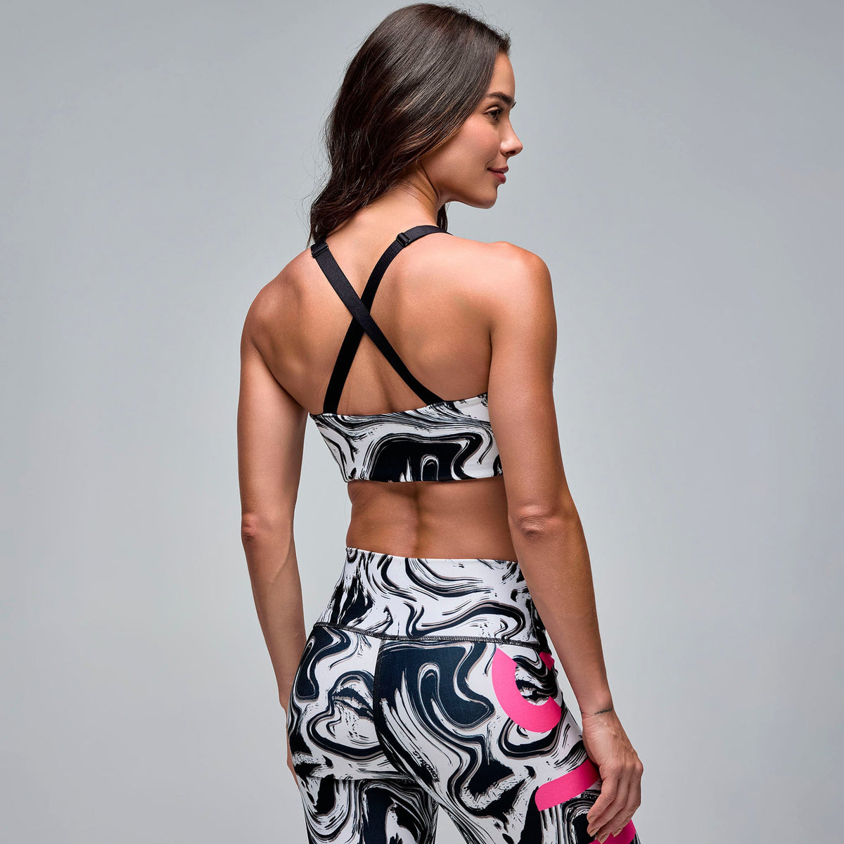 STRONG iD Scoop Neck Cross Back Bra - Black/White S1T000123