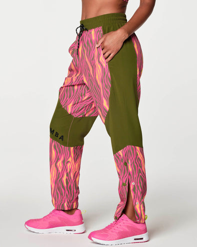 Zumba Chillin' Track Pants - Shocking Pink Z1B000233