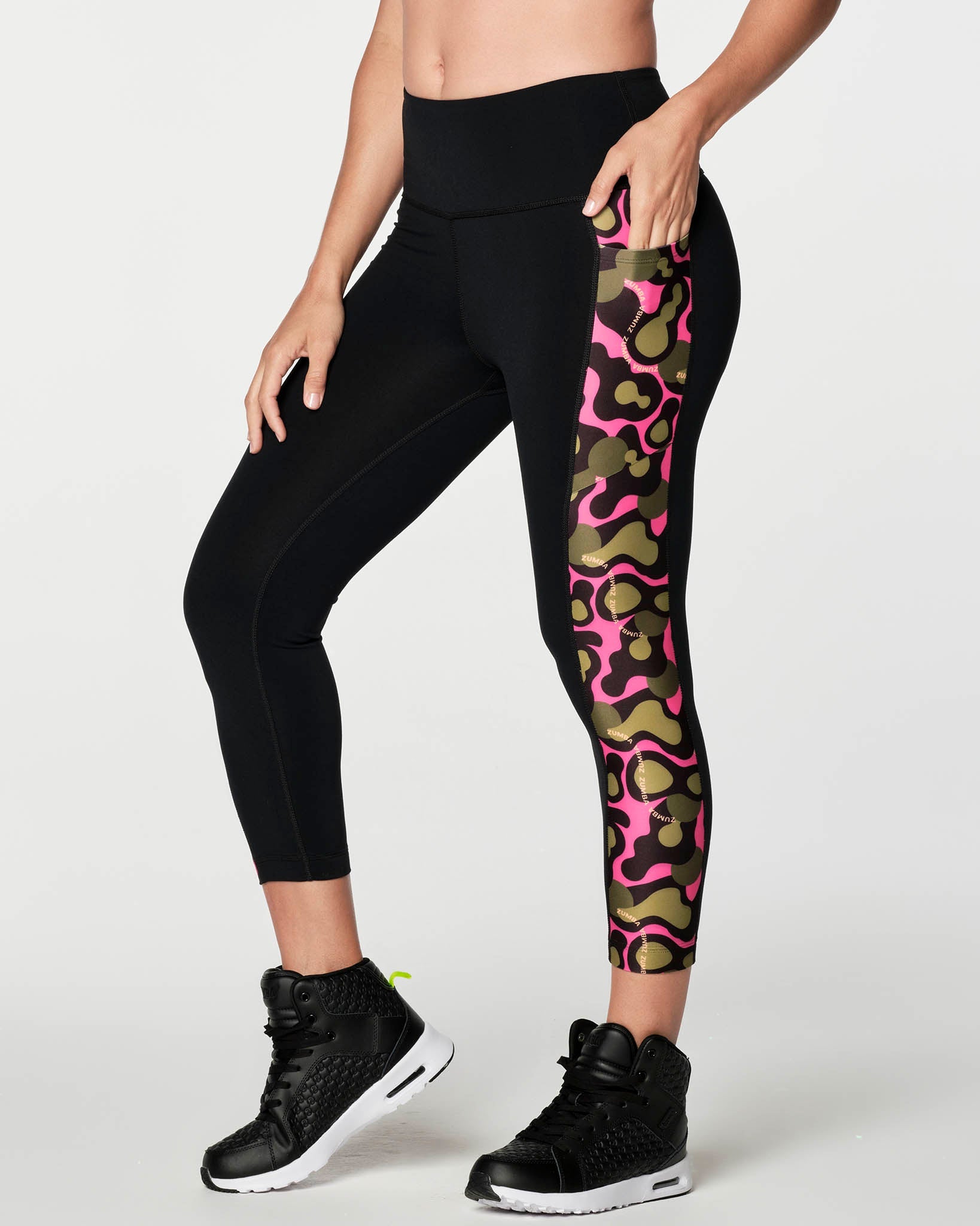 Zella, Pants & Jumpsuits, Z By Zella Womens Leggings Leopard Print Daily  Crop Metallic Laminated Black Xl