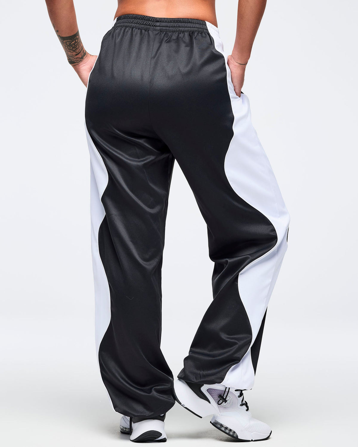 Zumba Basic Wavy Track Pants - Bold Black Z1B000744A