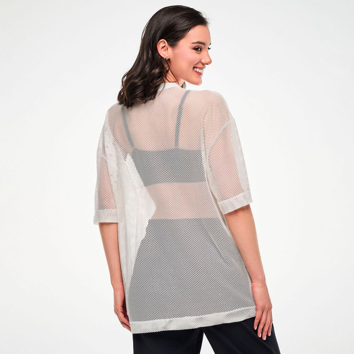 Zumba Basic Oversized Mesh V-Neck Top - Black / White Z1T001482