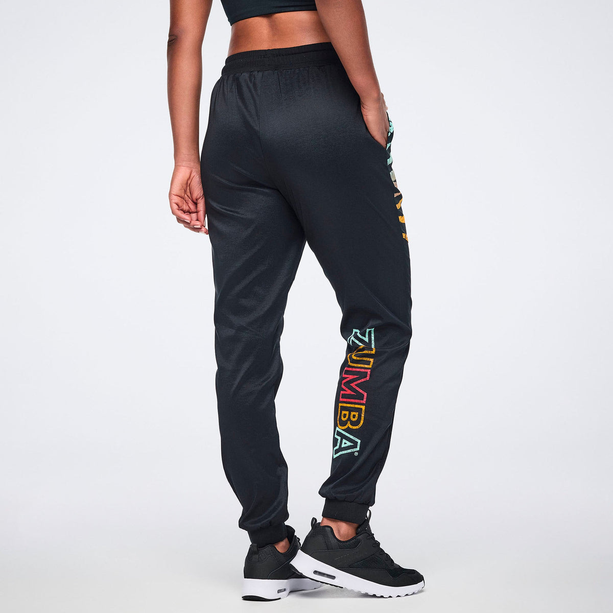 Wildbeat Men's Woven Joggers - Bold Black Z2B000102