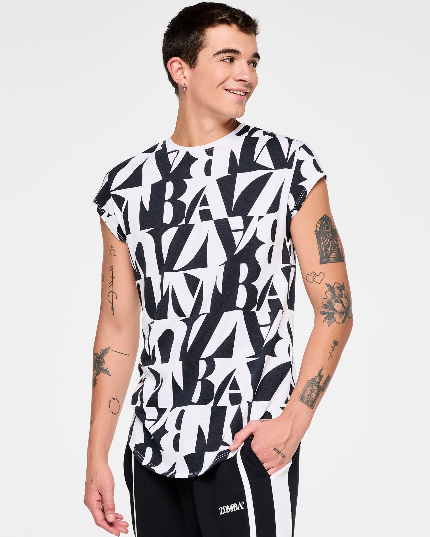 Zumba Haus Men's Crew Neck Round Hem Tee - Black/White