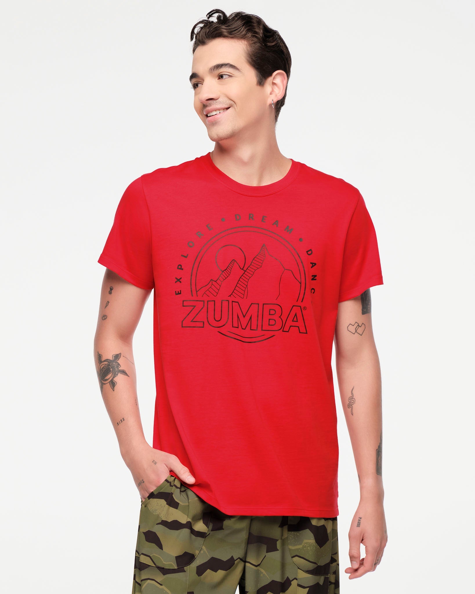 ZumbaOutLoudMen'sCrewNeckTeeWithDoubleLayeredHem正規品ZUMBA Zumba Rays Crew Neck Tee - Bold Black – Zumba Wear | STRONG iD